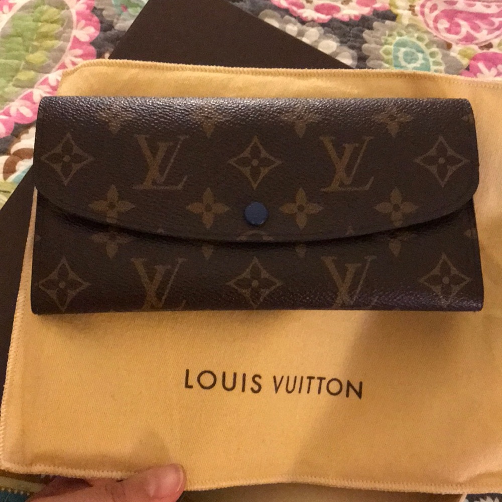 SOLD🌺Louis Vuitton Emilie